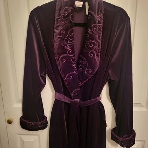 Delicates Vintage Large Dk.Purple Velvet Velour Belted Long Embroidered Robe